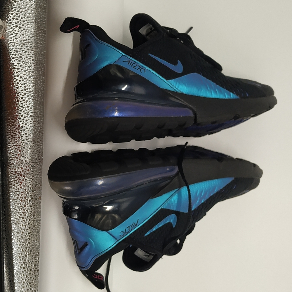 Nike Air Max 27c black size 8.5us. please see pictures .
